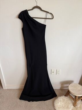 Dress the Population One-Shoulder Black Formal Gown